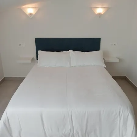 El Chisco Hotel 2*